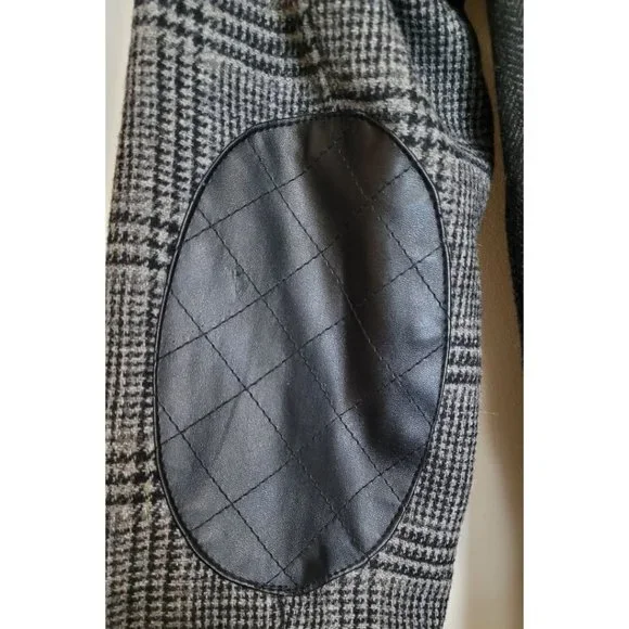 Smart Set Blazer - Picture 7 of 8